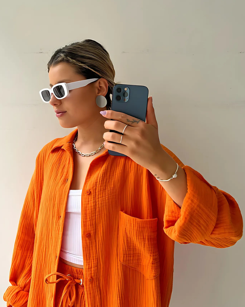 Vera | Conjunto Moderno de Camisa con Botones y Shorts