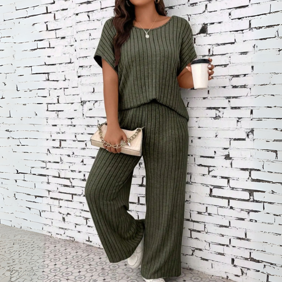 Wauna | Conjunto Casual de Top de Manga Corta y Pantalones