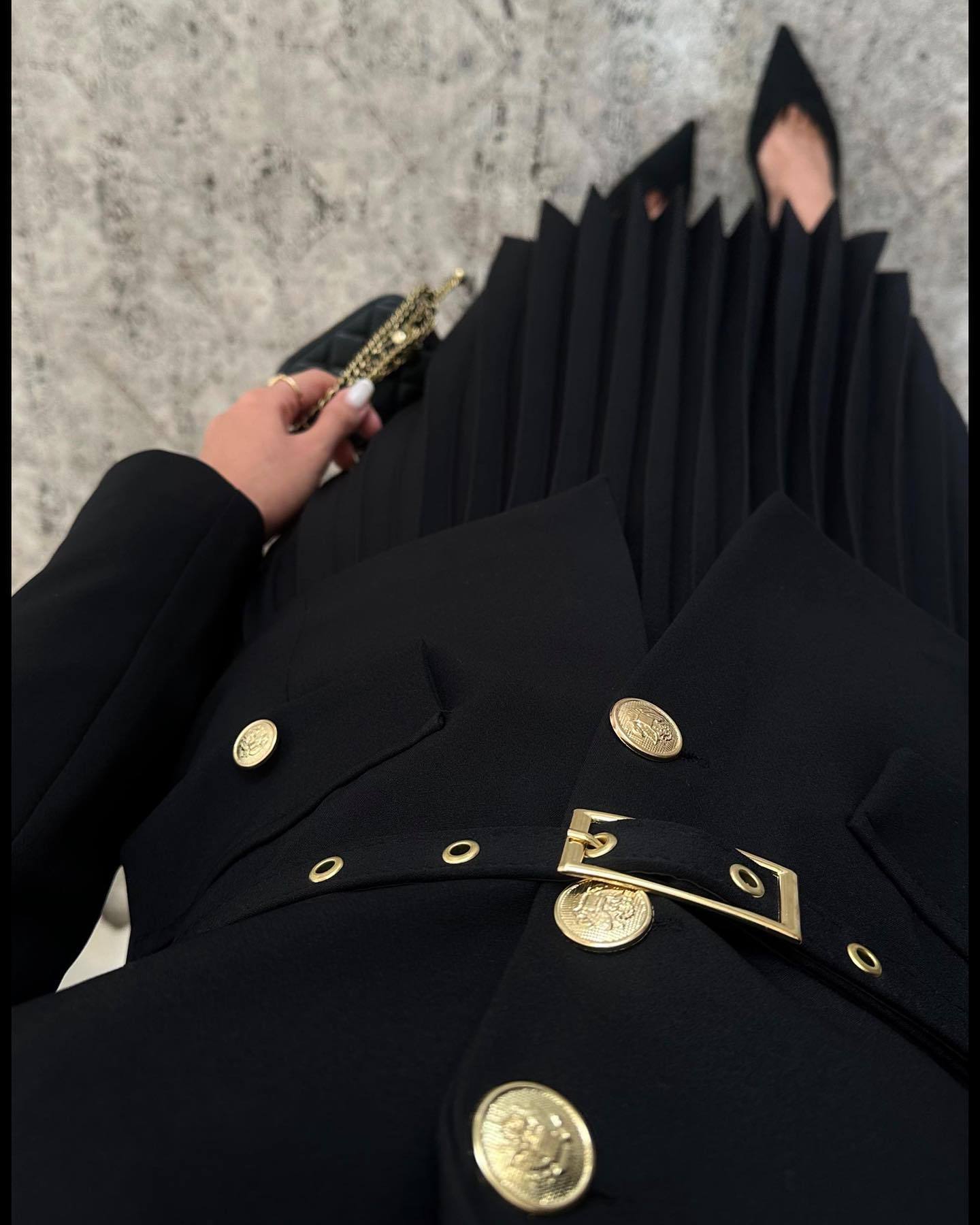 Emilie | Conjunto de Blazer con Cinturón y Falda Plisada Chic