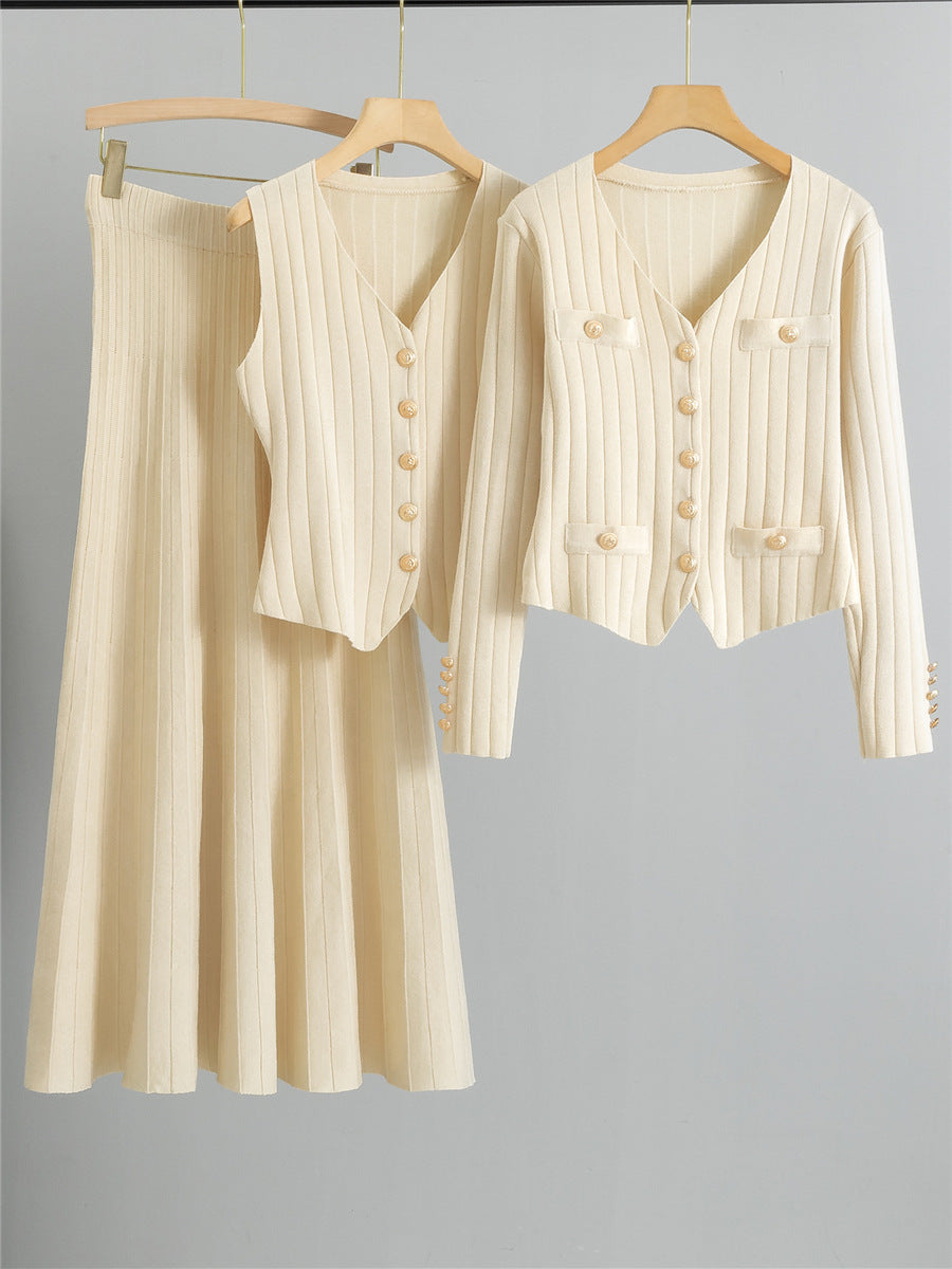 Xandy | Conjunto Elegante de Chaleco con Cuello en V y Botones y Falda de Talle Alto