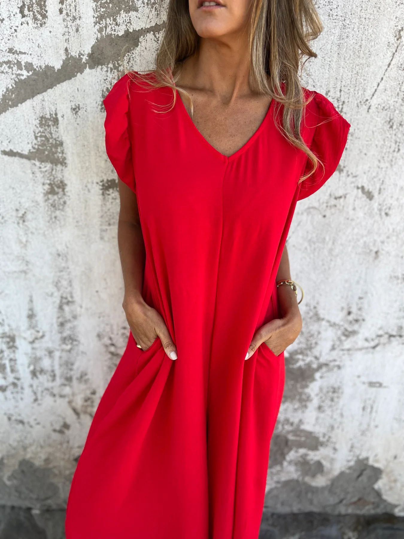 Cassandra | Mono Moderno con Escote en V