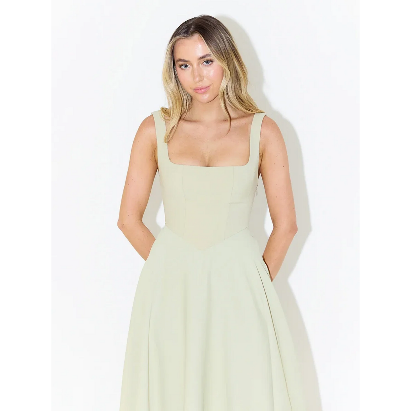 Jazmín | Vestido Midi de Corte Estructural