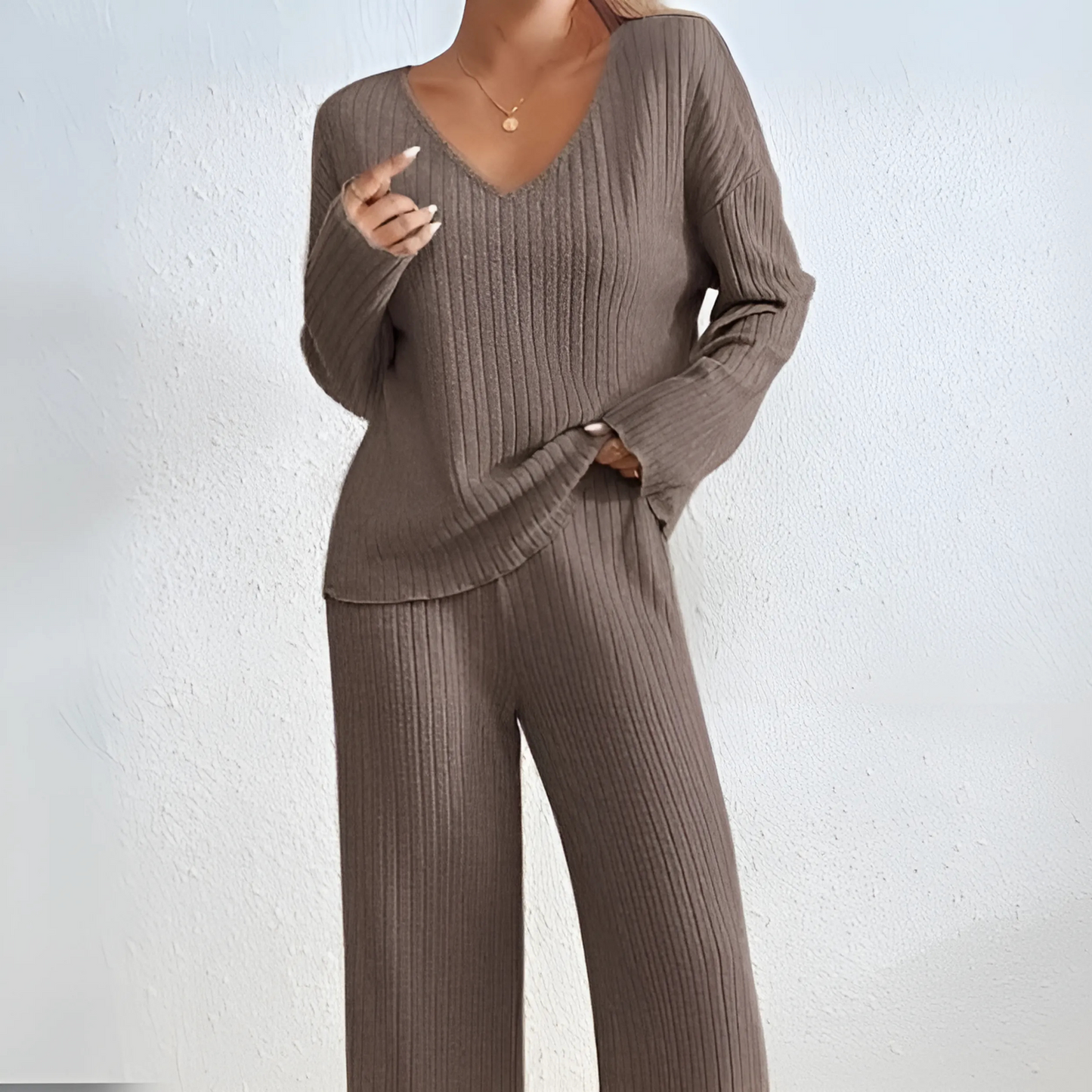 Madel | Conjunto Cómodo de Top con Hombros Caídos y Pantalones