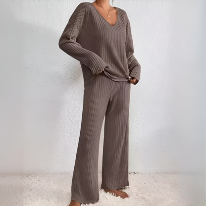 Madel | Conjunto Cómodo de Top con Hombros Caídos y Pantalones