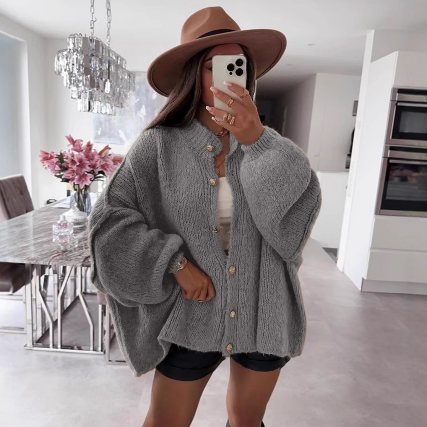 Vandana | Chaqueta de Punto Clásica con Botones y Manga Larga