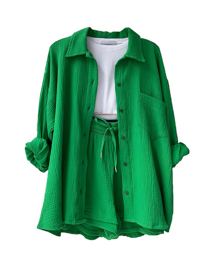 Vera | Conjunto Moderno de Camisa con Botones y Shorts