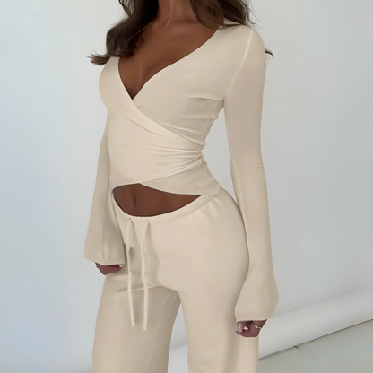 Letisa | Conjunto Chic de Top con Cuello en V de Manga Larga y Pantalones