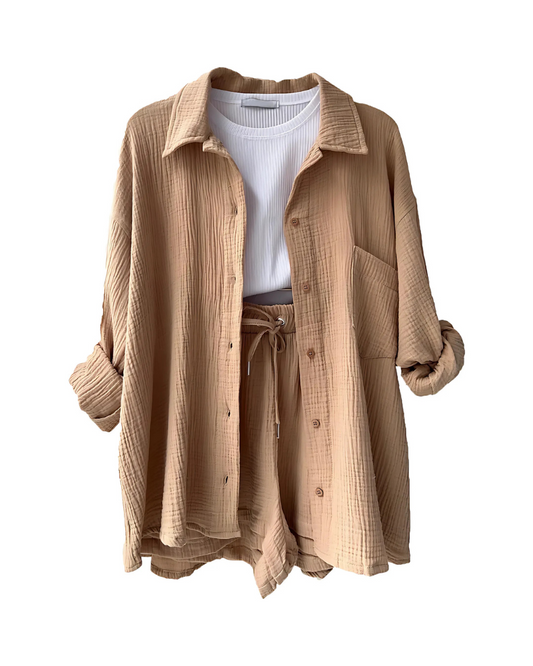 Vera | Conjunto Moderno de Camisa con Botones y Shorts