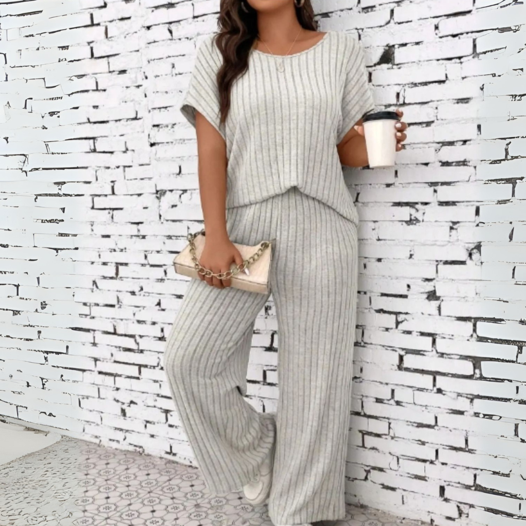 Wauna | Conjunto Casual de Top de Manga Corta y Pantalones