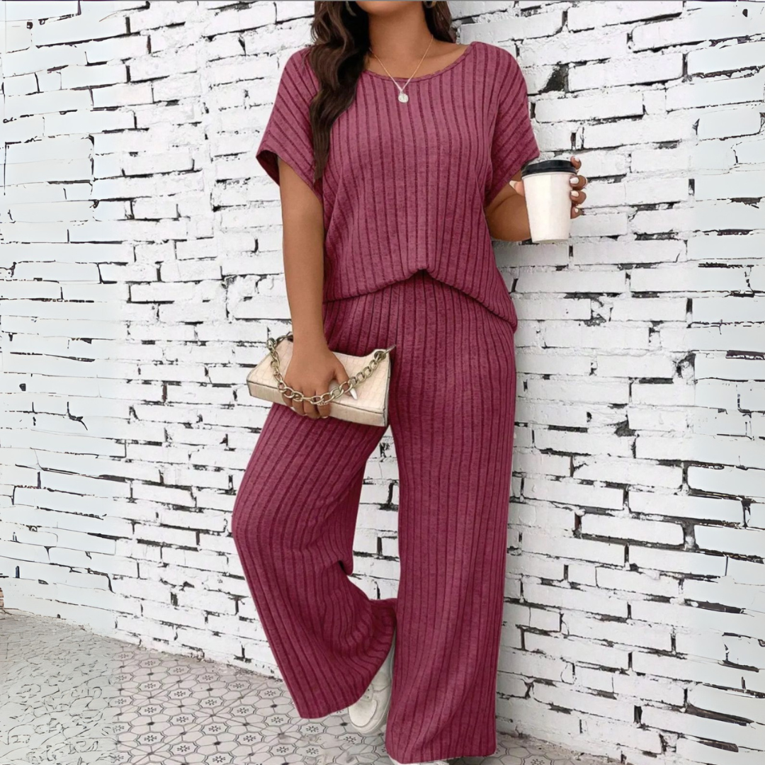 Wauna | Conjunto Casual de Top de Manga Corta y Pantalones