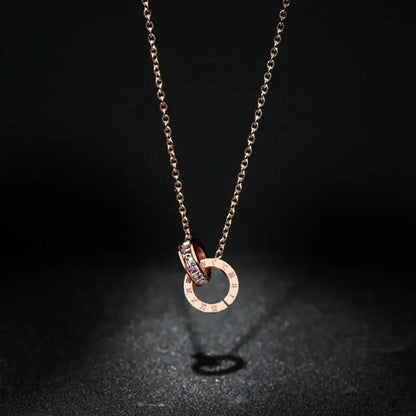Cynthia | Collar con Dije de Números Romanos
