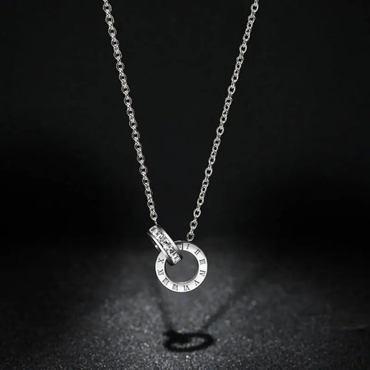 Cynthia | Collar con Dije de Números Romanos