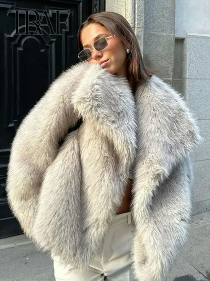 RENATA | Chaqueta Elegante de Piel Sintética