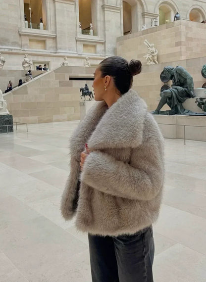 RENATA | Chaqueta Elegante de Piel Sintética