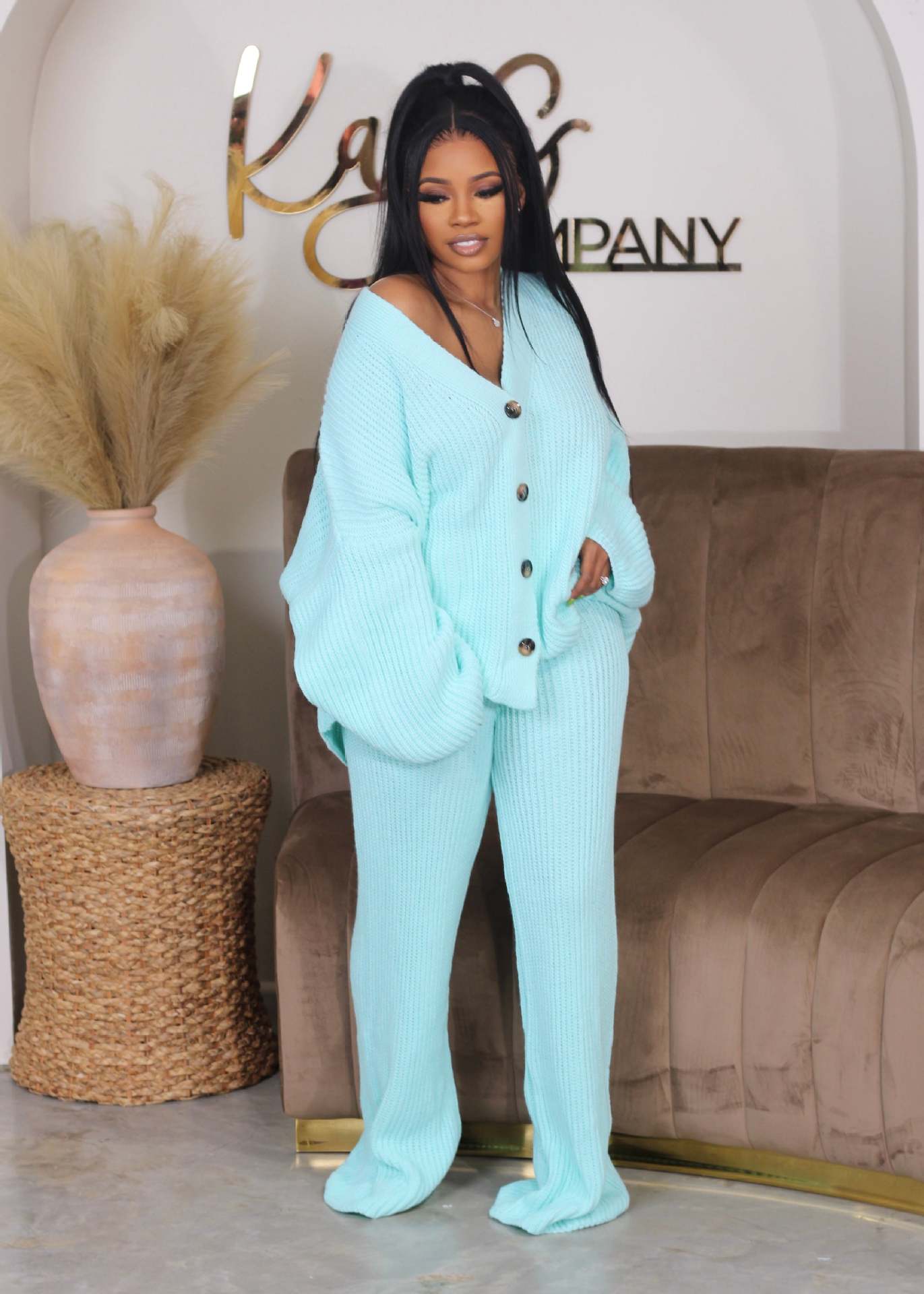 Amika | Conjunto Casual de Cárdigan con Cuello en V y Pantalones de Pierna Ancha