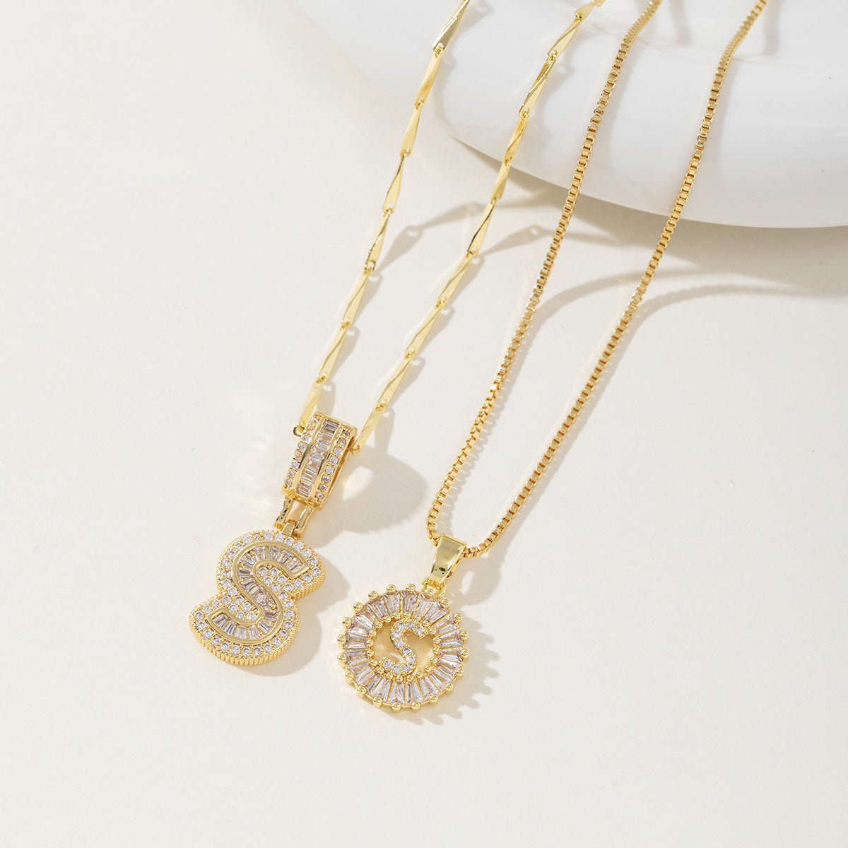 Aisha | Pack de 2 Collares Colgantes con Inicial Elegantes