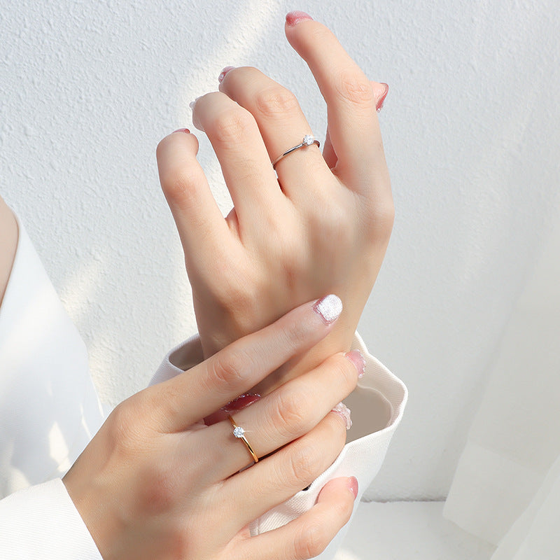 Victorine | Anillo de Elegancia Simple con Cristal