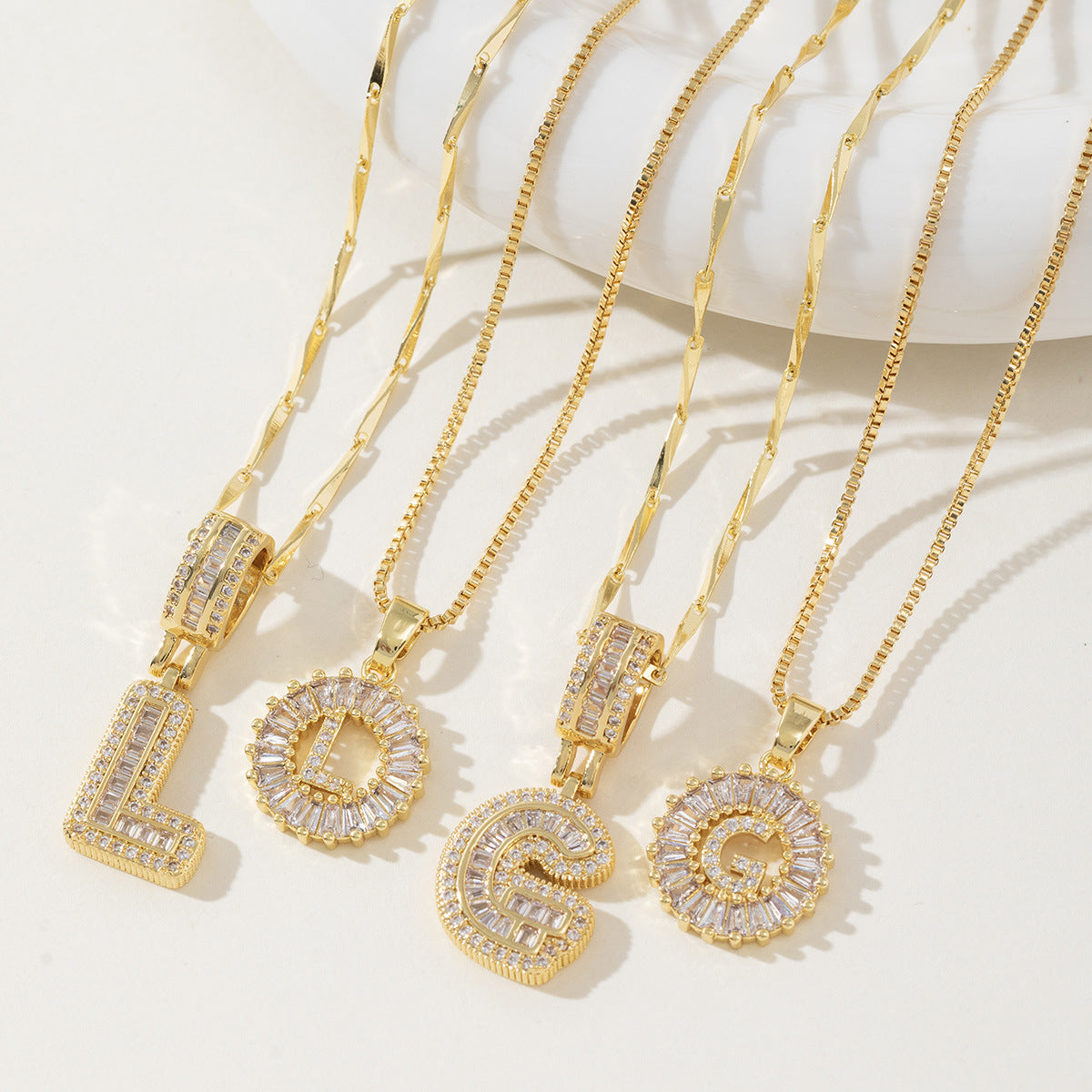 Aisha | Pack de 2 Collares Colgantes con Inicial Elegantes