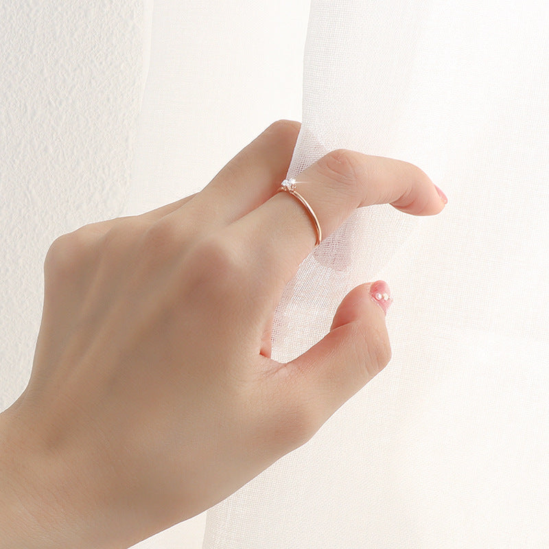 Victorine | Anillo de Elegancia Simple con Cristal