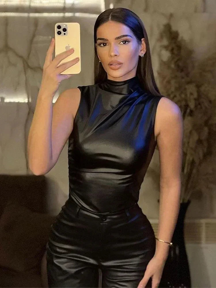 Seran | Top Elegante de Cuero Sintético