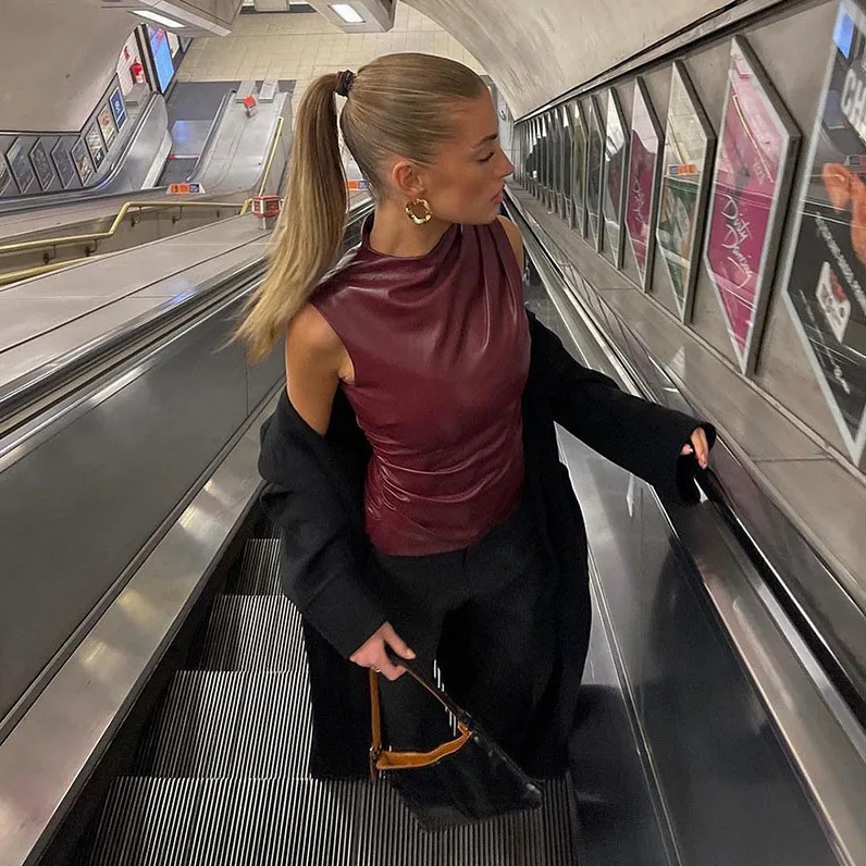 Seran | Top Elegante de Cuero Sintético