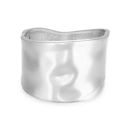 Rayna | Brazalete Chic Asimétrico de Declaración