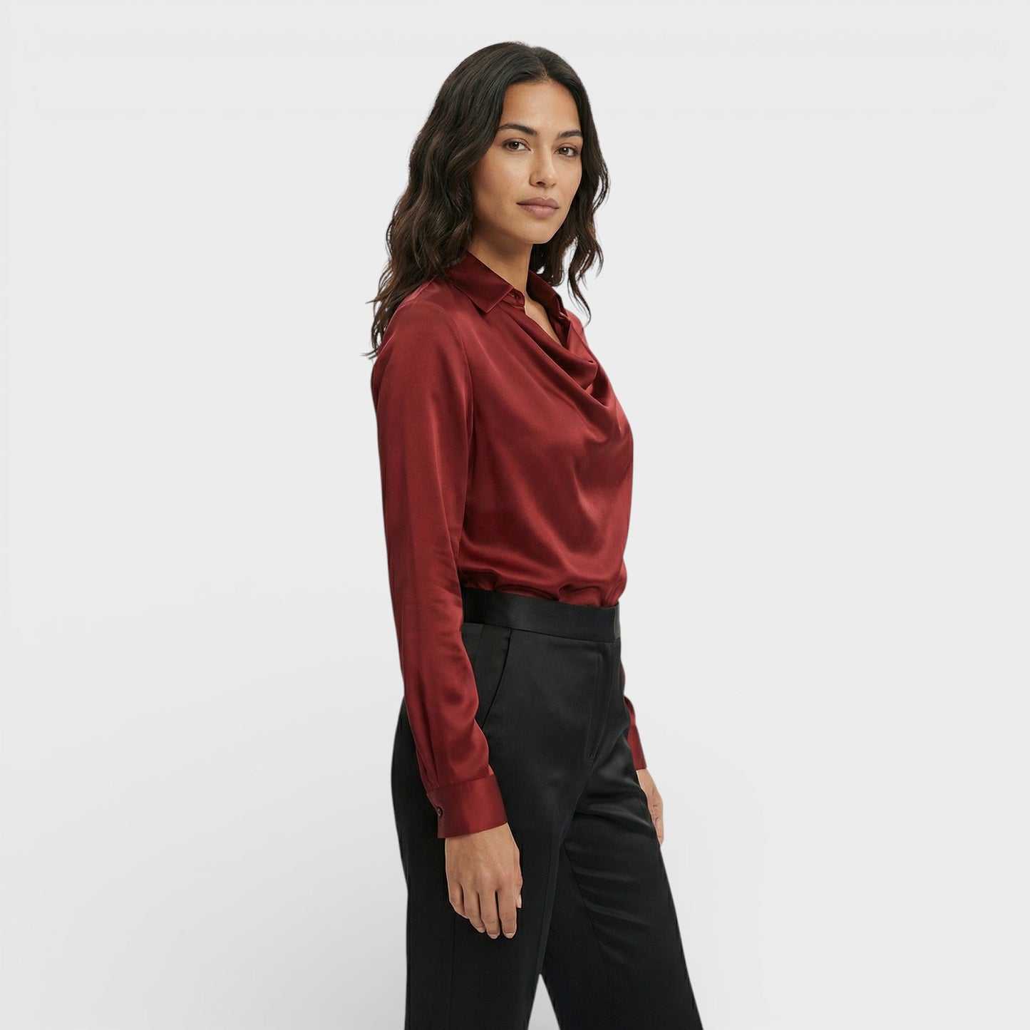 Blusa Satinada Cuello Drapeado Mujer