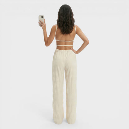 Mono Mujer Espalda Abierta Pierna Ancha