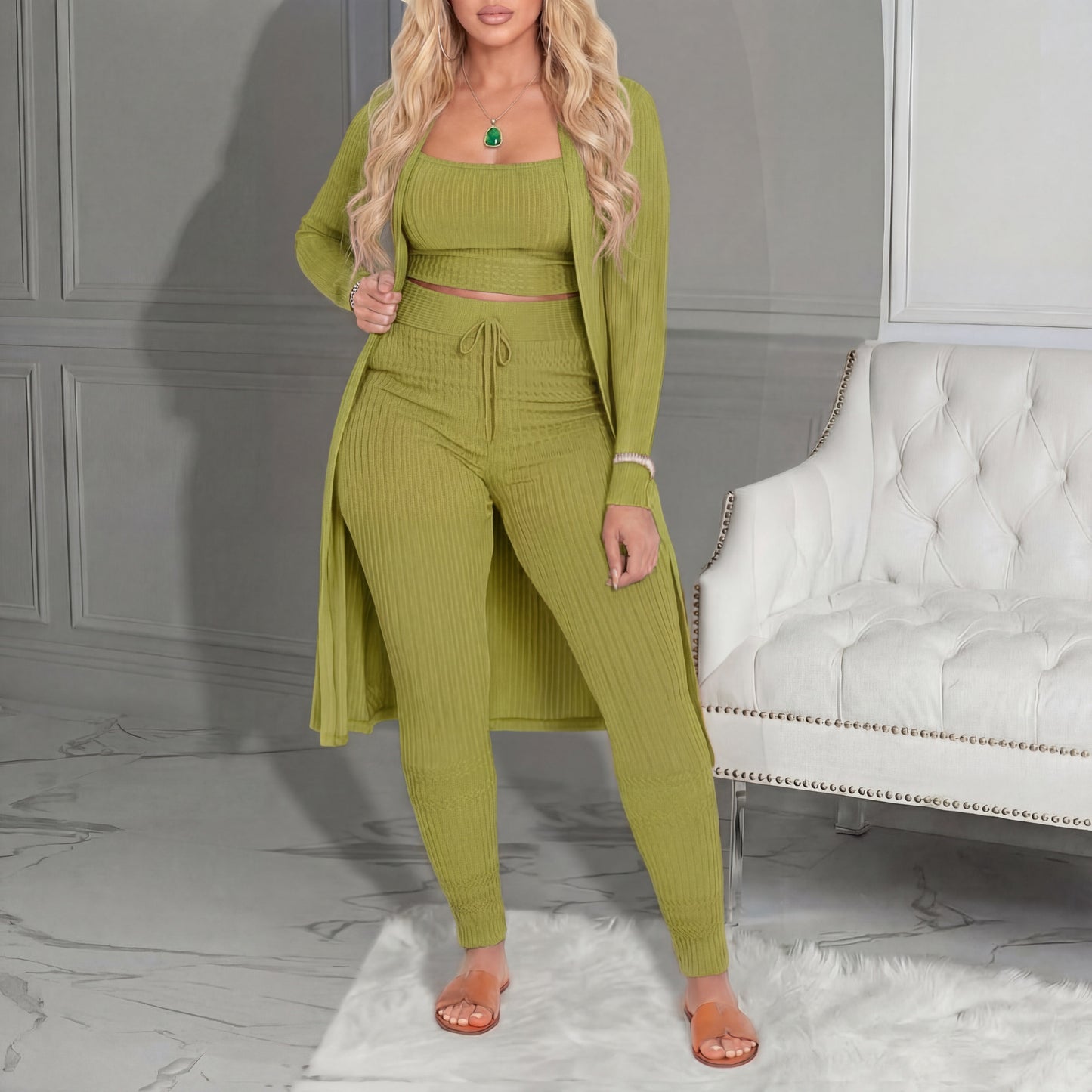 Amarie | Conjunto de Tres Piezas: Cárdigan, Top y Leggings