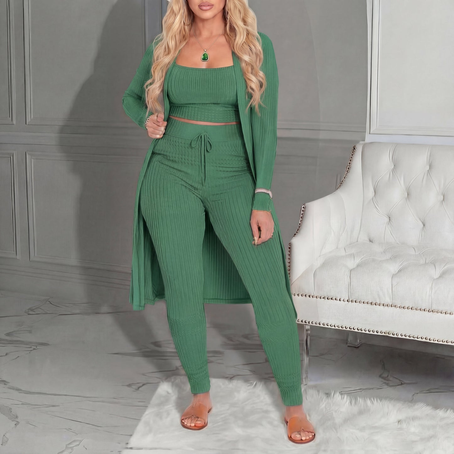 Amarie | Conjunto de Tres Piezas: Cárdigan, Top y Leggings