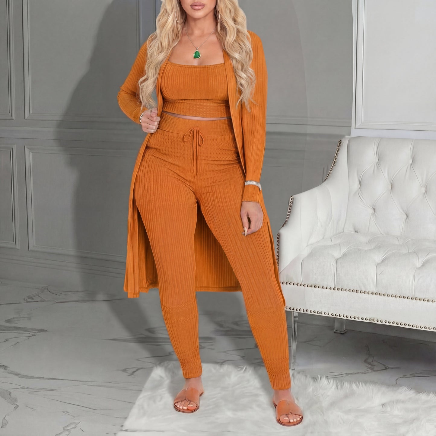 Amarie | Conjunto de Tres Piezas: Cárdigan, Top y Leggings